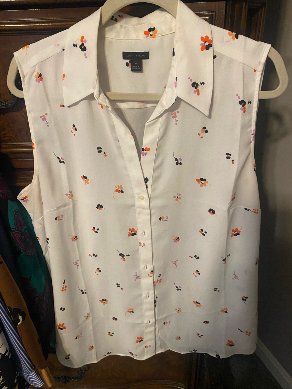 ANN TAYLOR floral button up Sleeveless Blouse XL